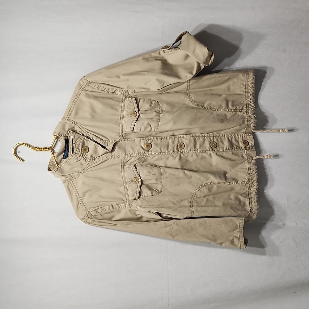 Button-Down 3/4 Sleeve Jacket